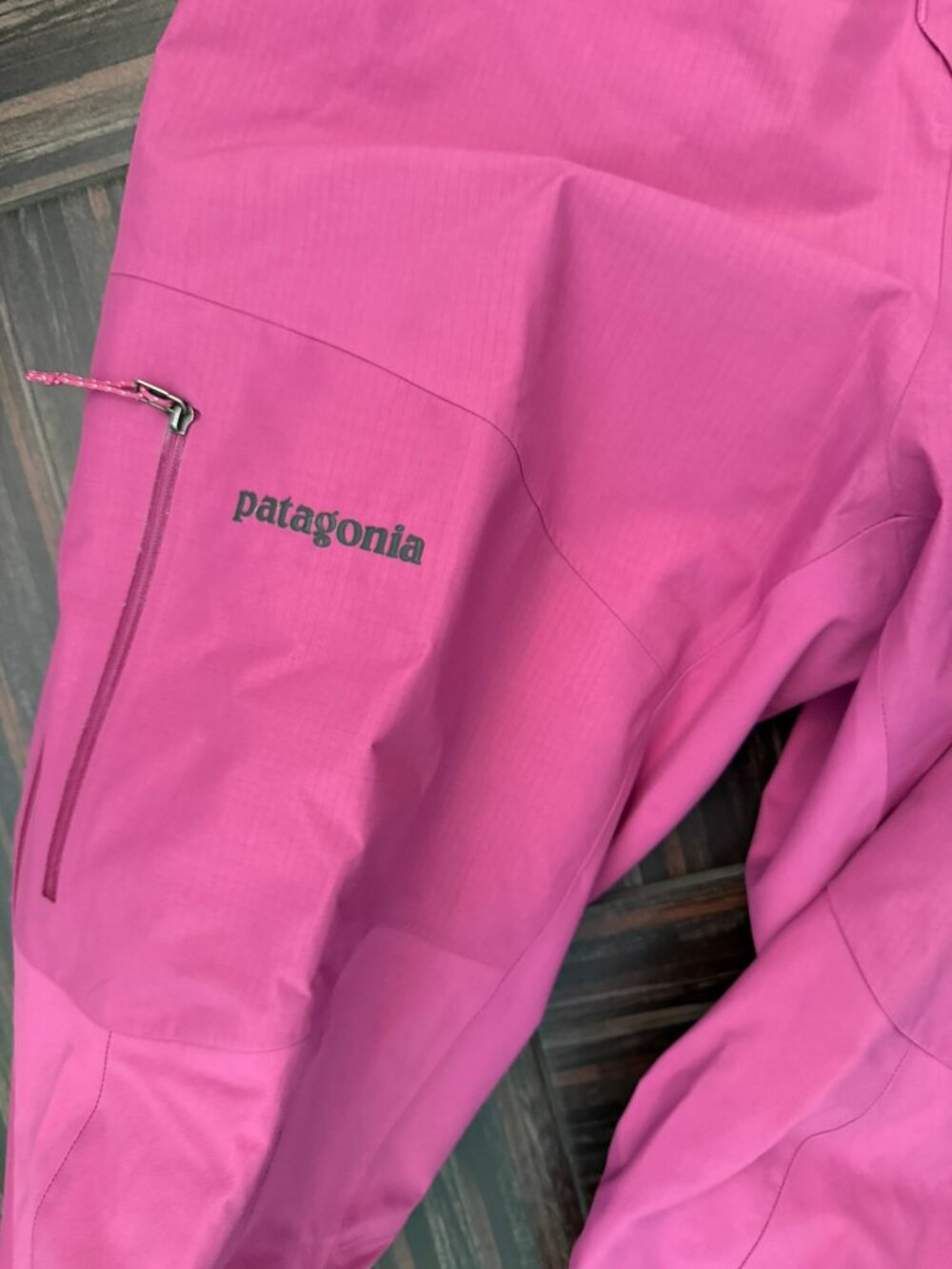 Patagonia Women’s GORE‑TEX Pro Snow Bibs – Bright Pink - Picture 3 of 5